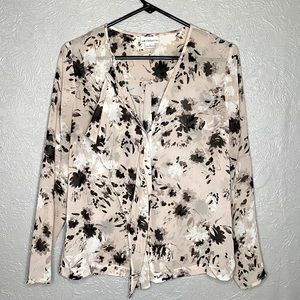 Fancy lightweight flower designed work shirt